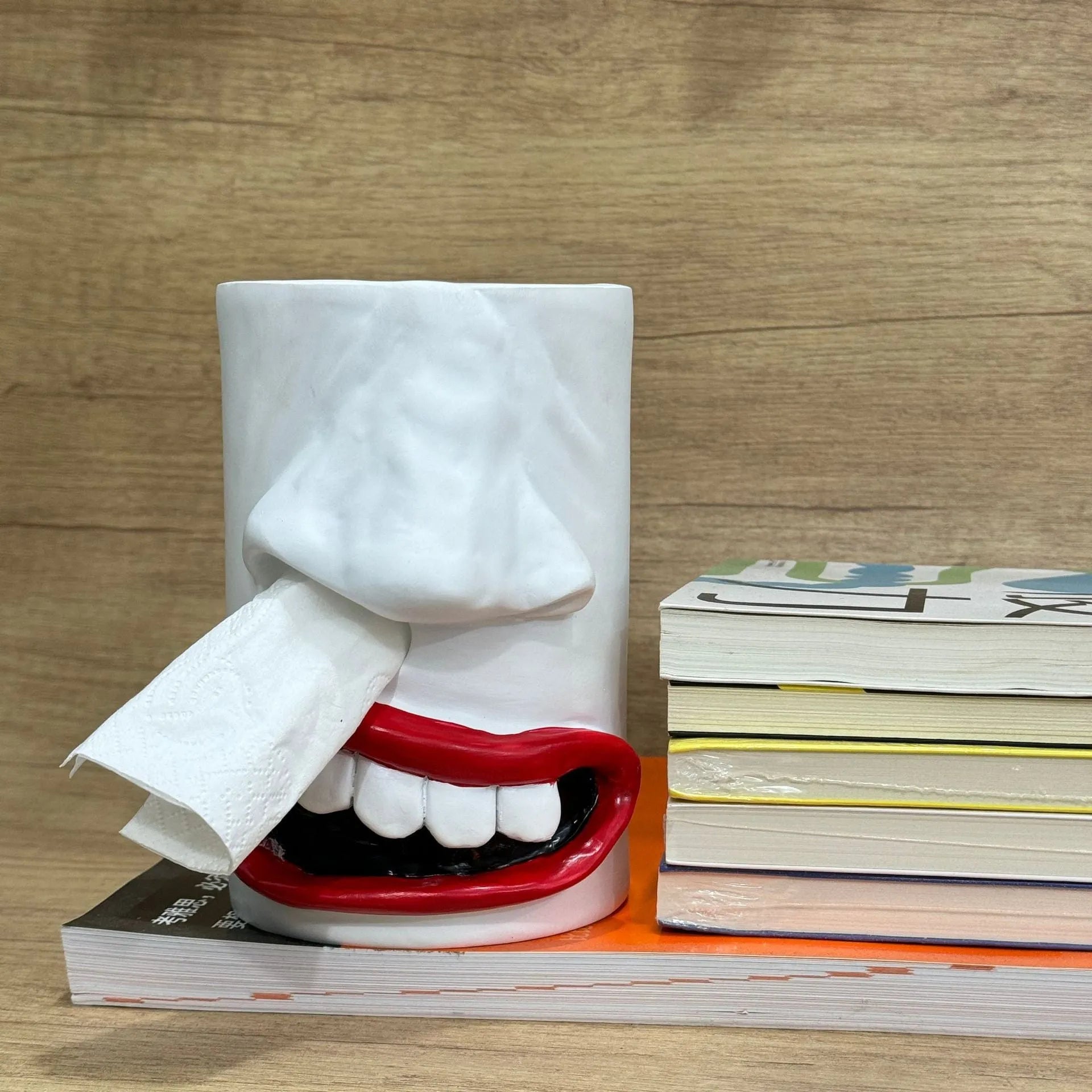 American style resin tissue box holder desktop ornament measuring 8.5cm by 14.6cm