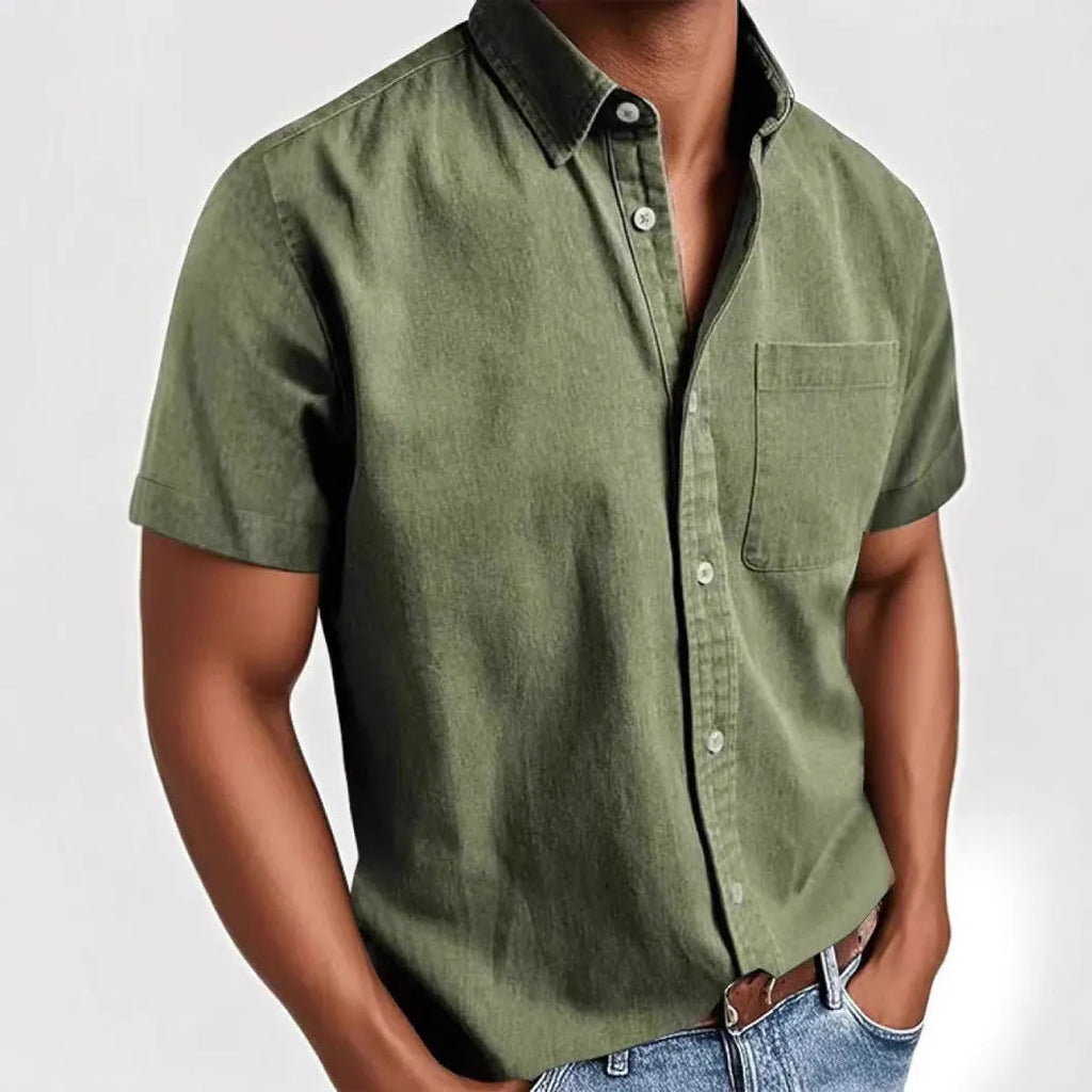 Men's loose fit short sleeve casual shirt in cotton blend fabric with single-breasted cardigan style