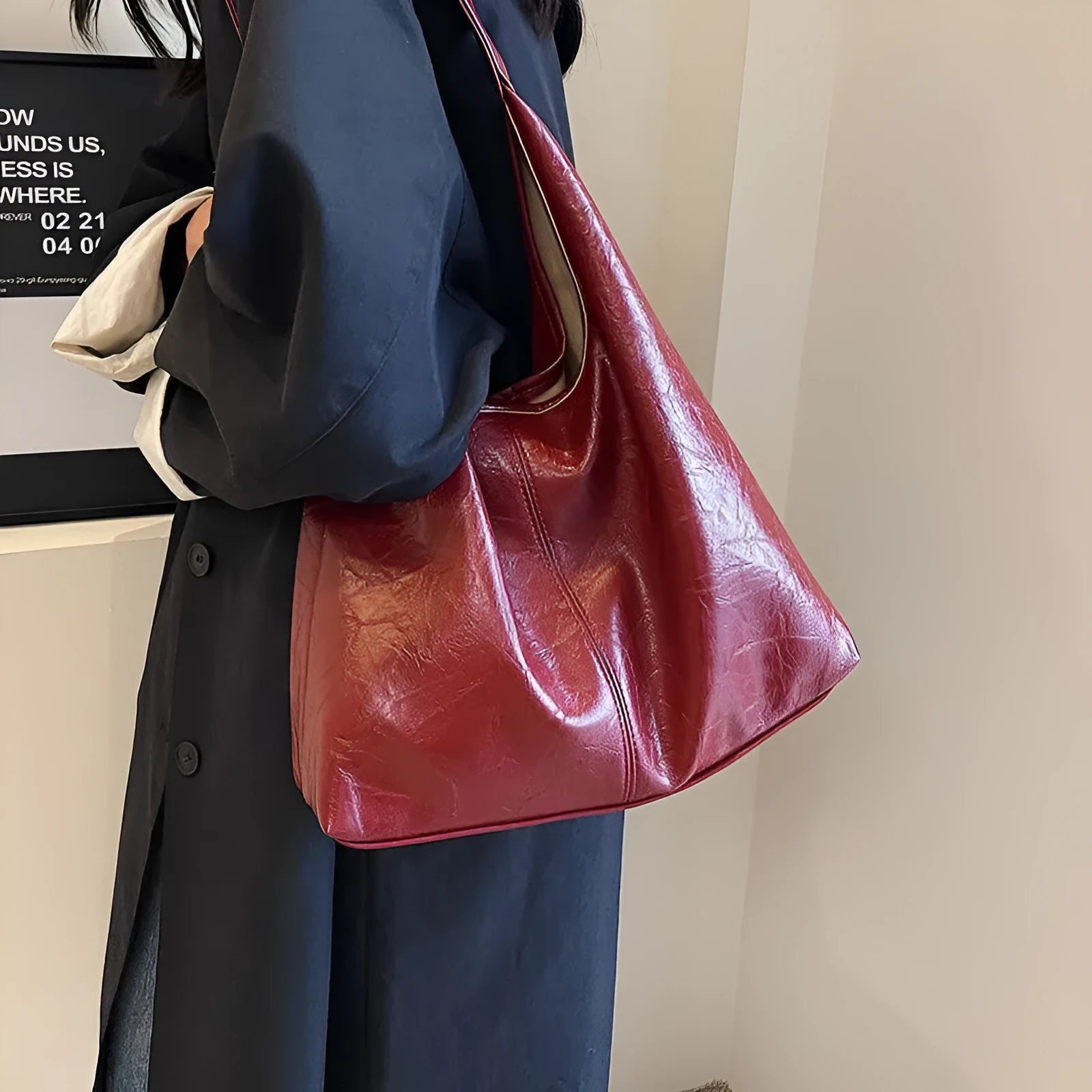 Soft PU leather shoulder bag with sandwich pockets in five colour options