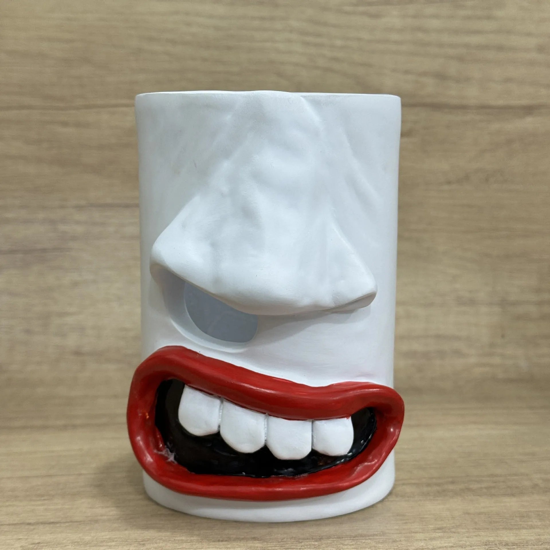 American style resin tissue box holder desktop ornament measuring 8.5cm by 14.6cm