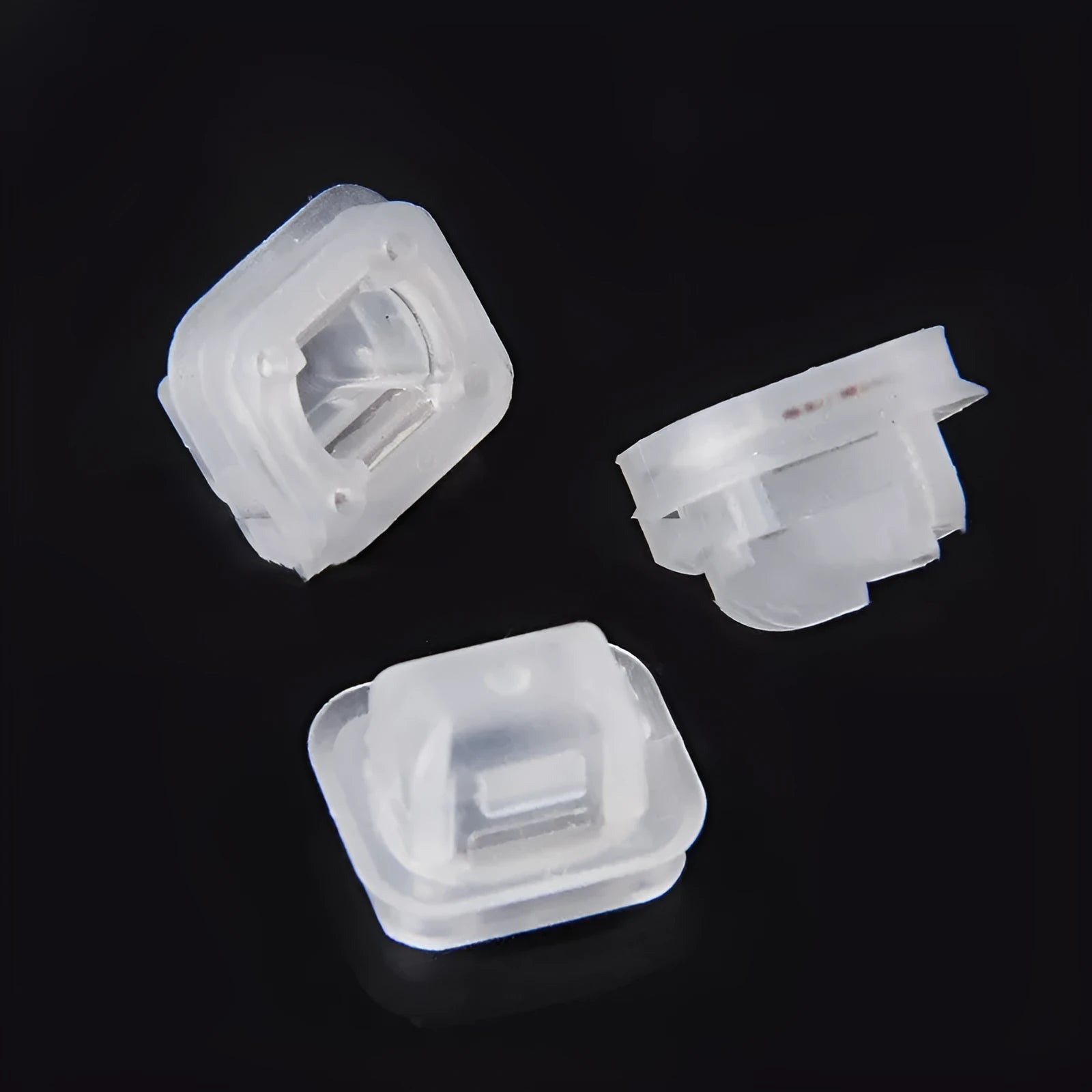 Plastic and metal interior fastener clips for BMW cars, pack of 100 pieces.
