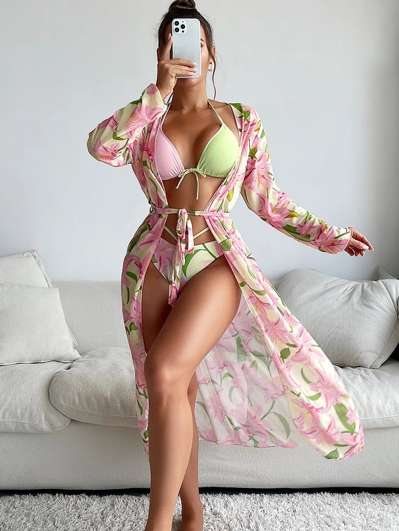 Women's printed bikini swimsuit in quick-dry polyester fabric on a model.