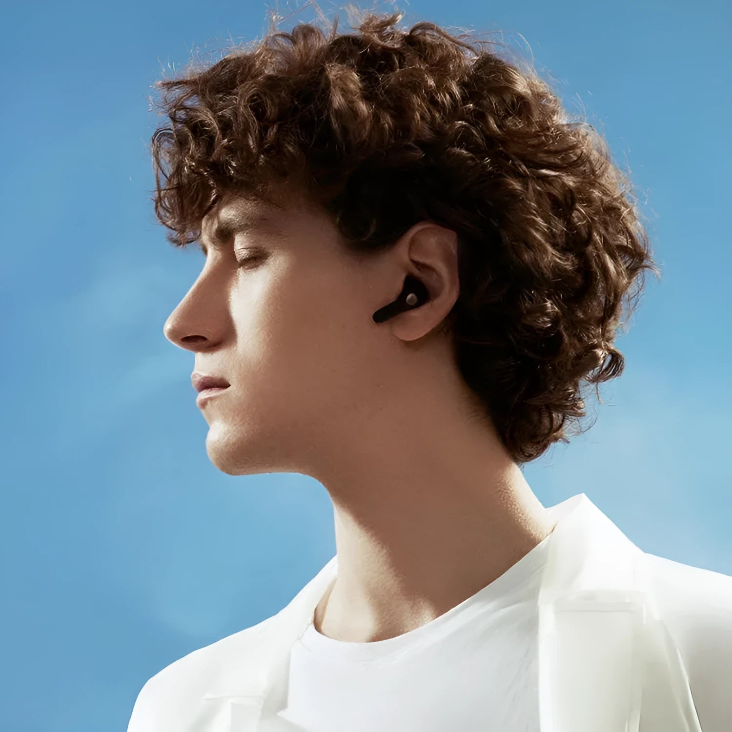 True wireless Bluetooth earphones Legend Black with charging box and in-ear detection
