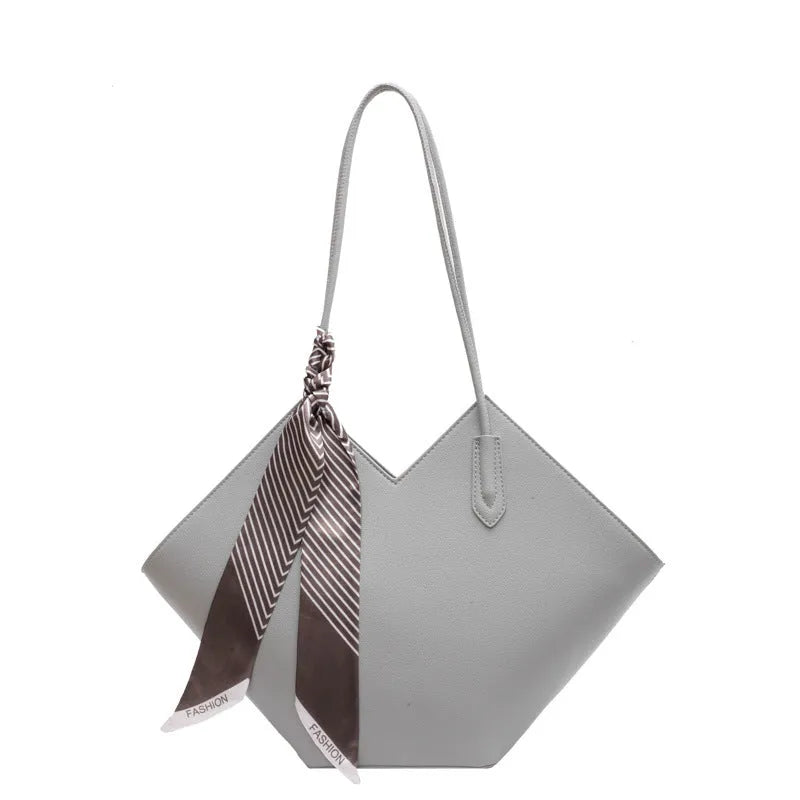 Women's large capacity PU leather shoulder bag in horizontal square shape with sandwich pocket design