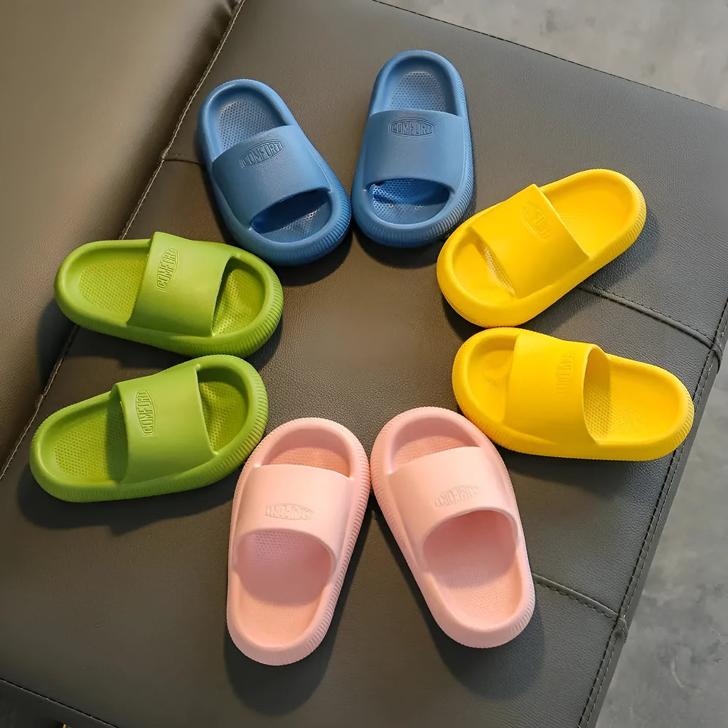 Children's EVA slippers in mixed colours with non-slip soles