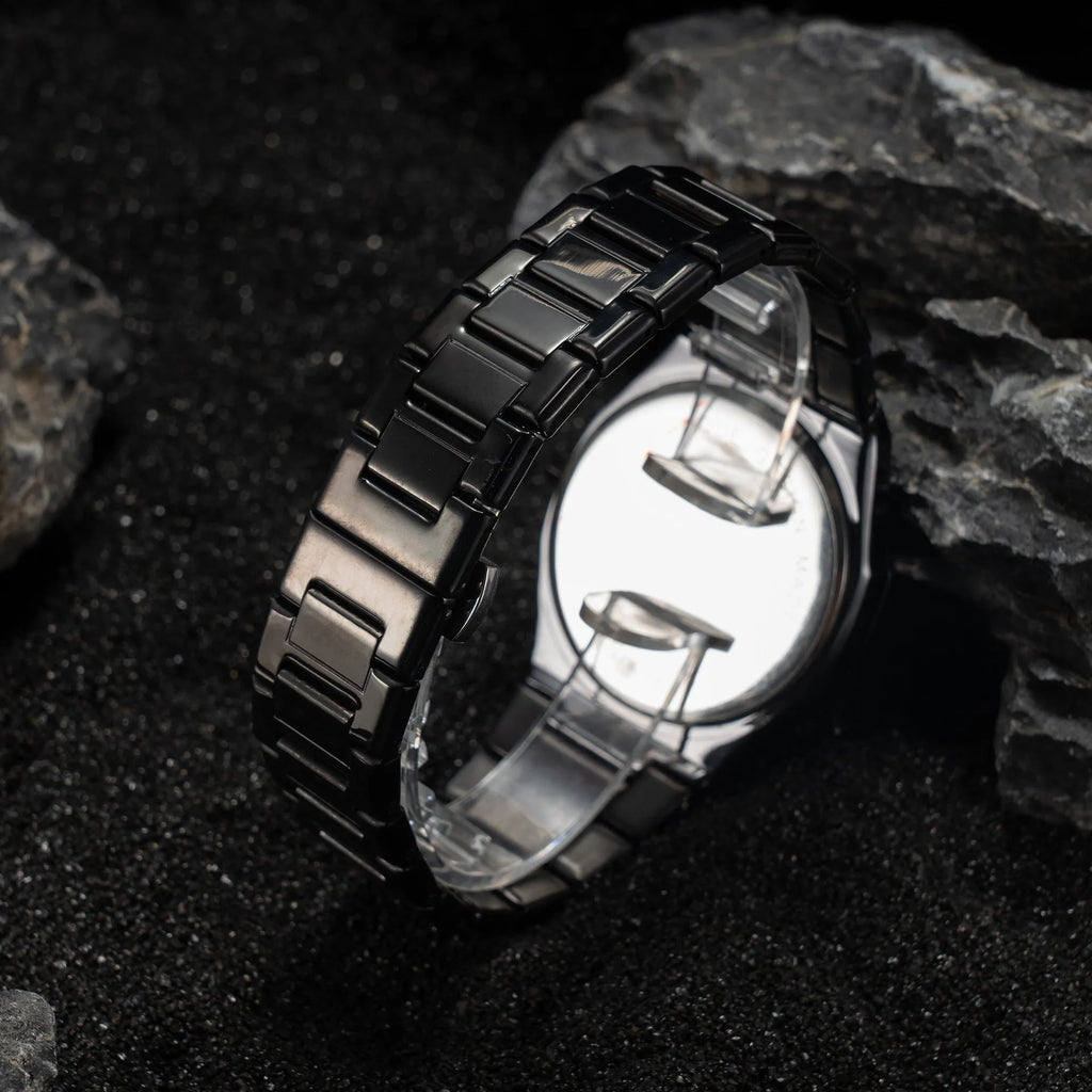 Men's steel belt quartz watch with 10mm case thickness in business casual style