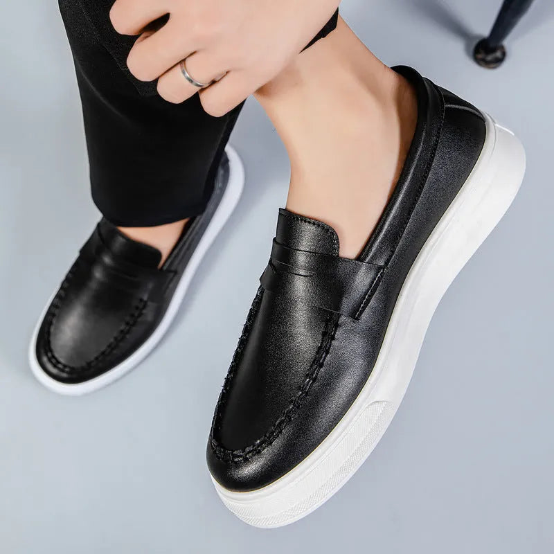 Men's casual British style slip-on shoes in PU leather with round toe, shown in white colour