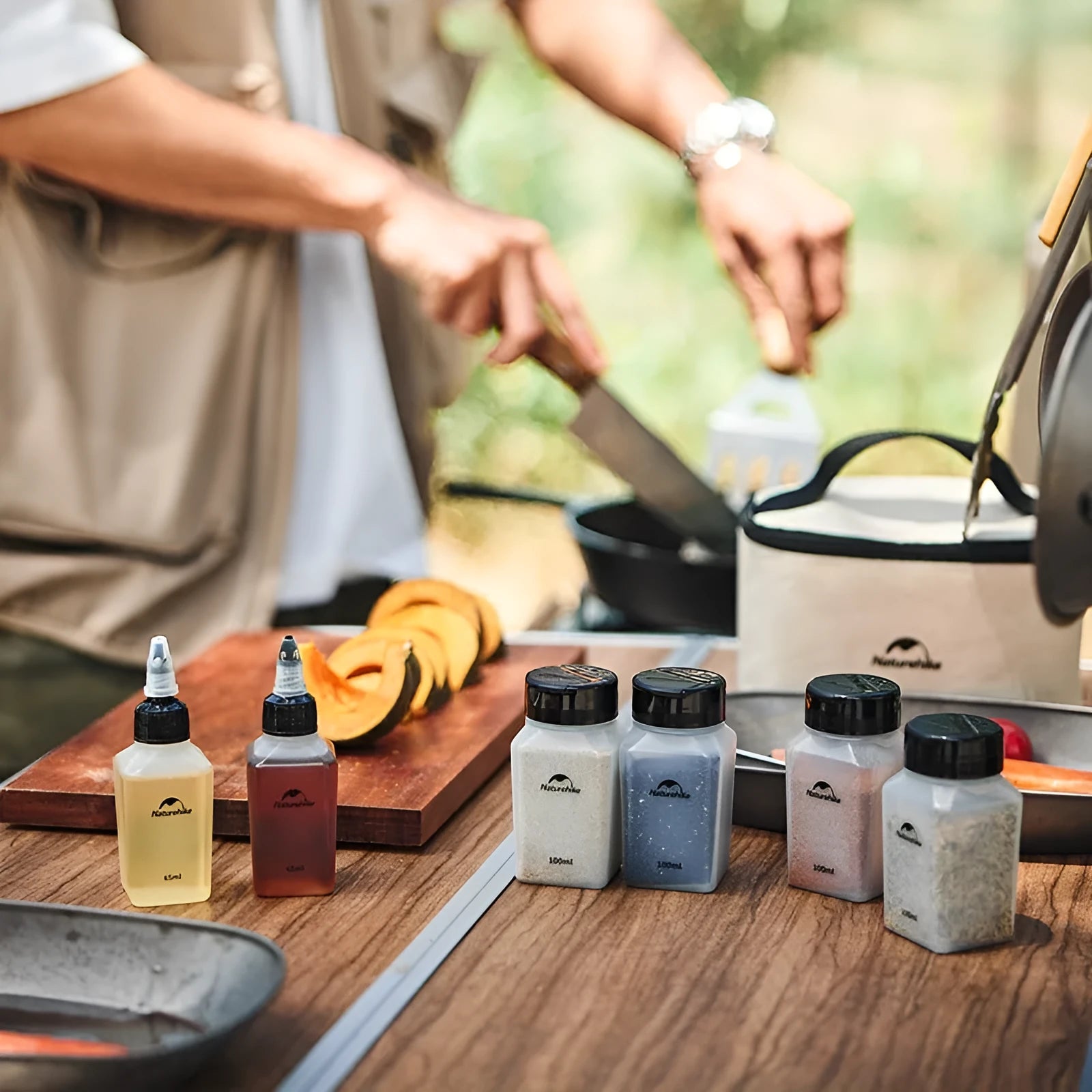 Naturehike portable six-piece plastic seasoning bottle set for outdoor camping and picnics