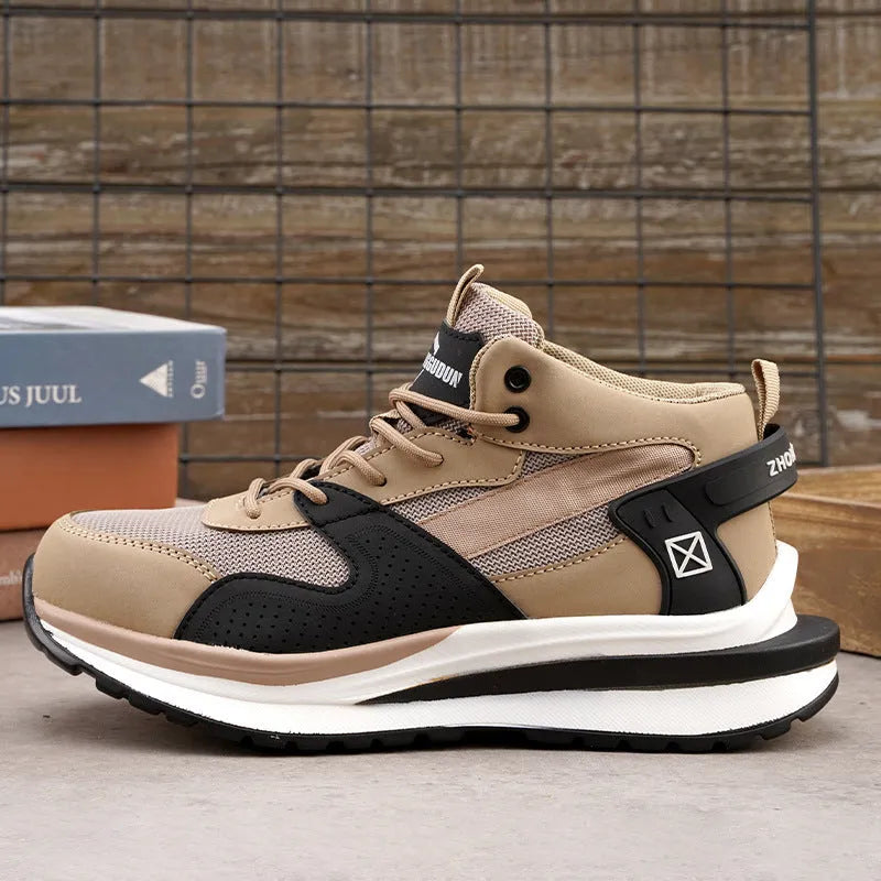 Closed toe construction safety shoes with steel toe cap and lace-up closure in black colour