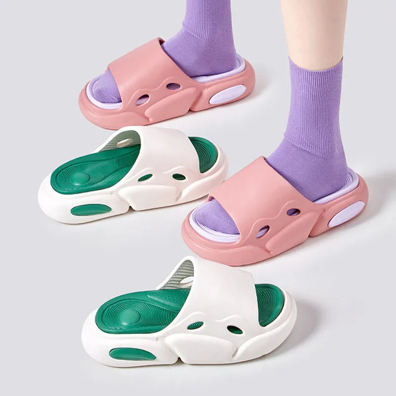 Two-colour couple slippers with thick EVA sole and leather lining in pink purple.