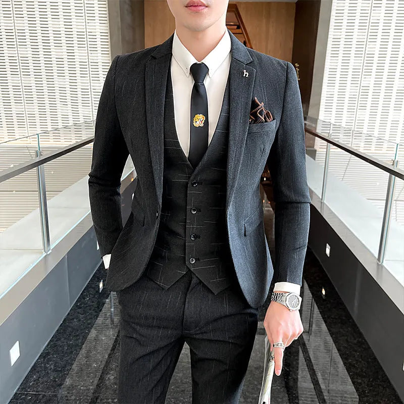 Men's slim fit business suit in black cotton blend fabric with adhesive interlining