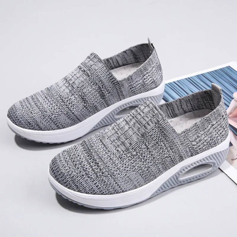 Women's mesh running shoes with air cushion midsole in beige colour
