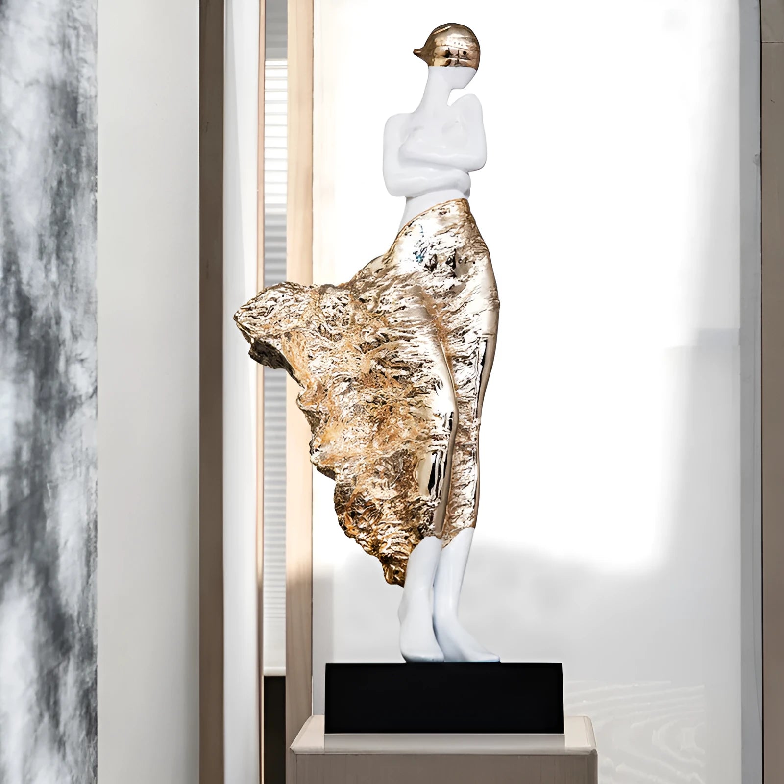 Light luxury modern simplicity sculptured ornament 48cm height in metallic finish