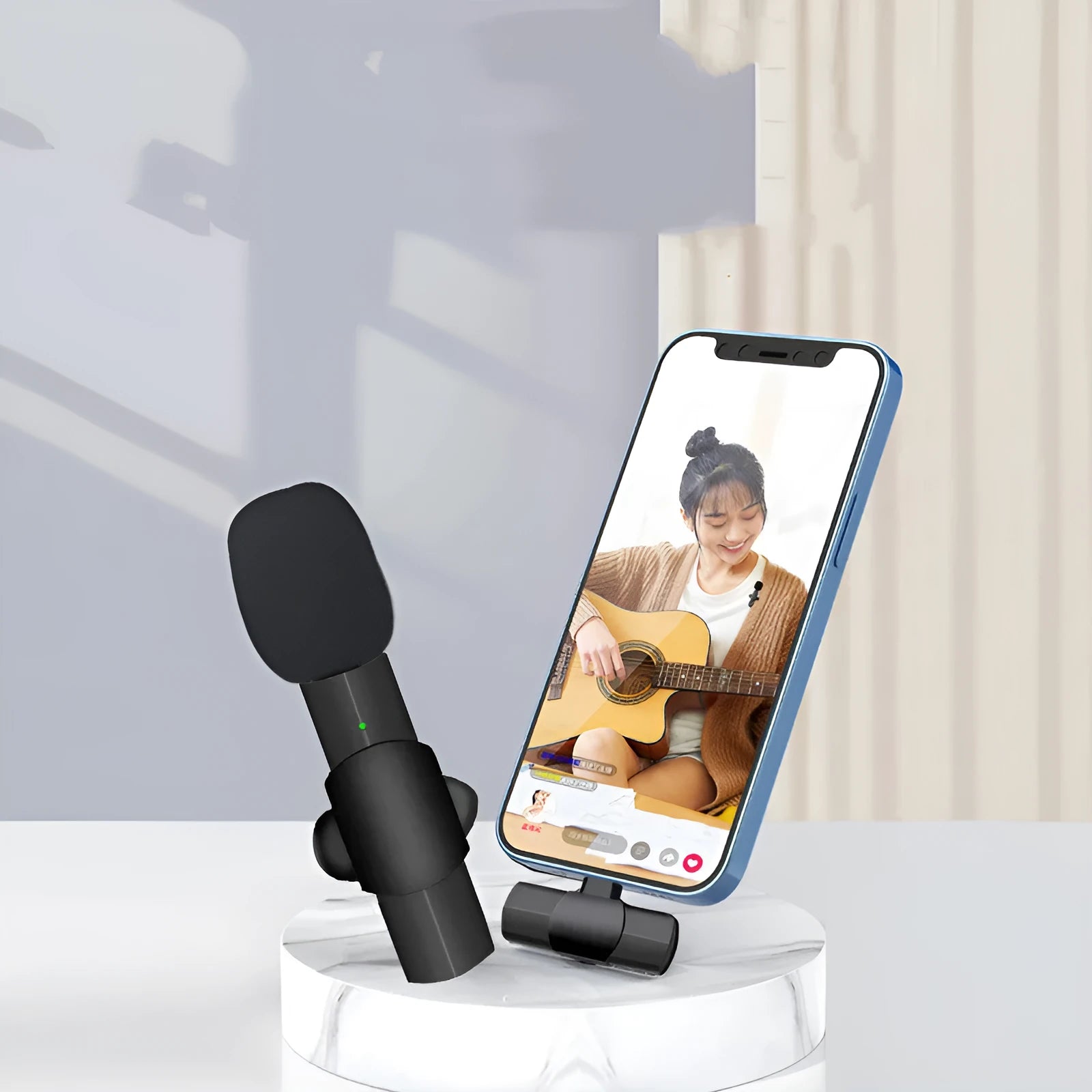 K10 wireless lavalier microphone for mobile phones with Type-C or Lightning charging interface