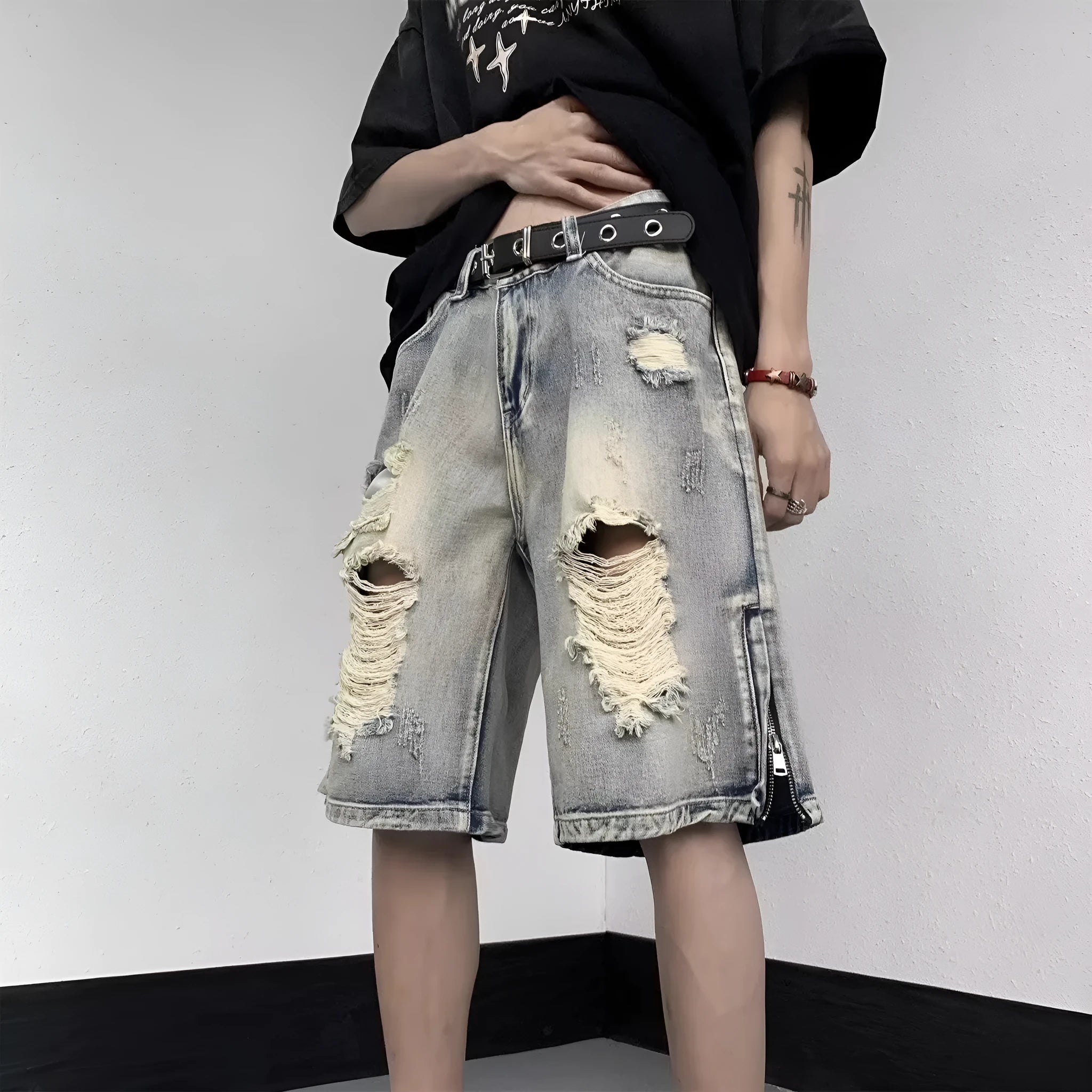 Blue retro tattered denim shorts with loose fit and American high street style