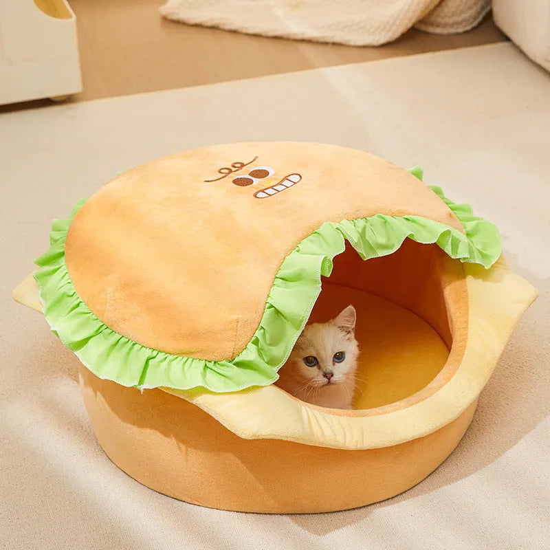 Medium insulated cat kennel with detachable components for winter warmth and year-round use