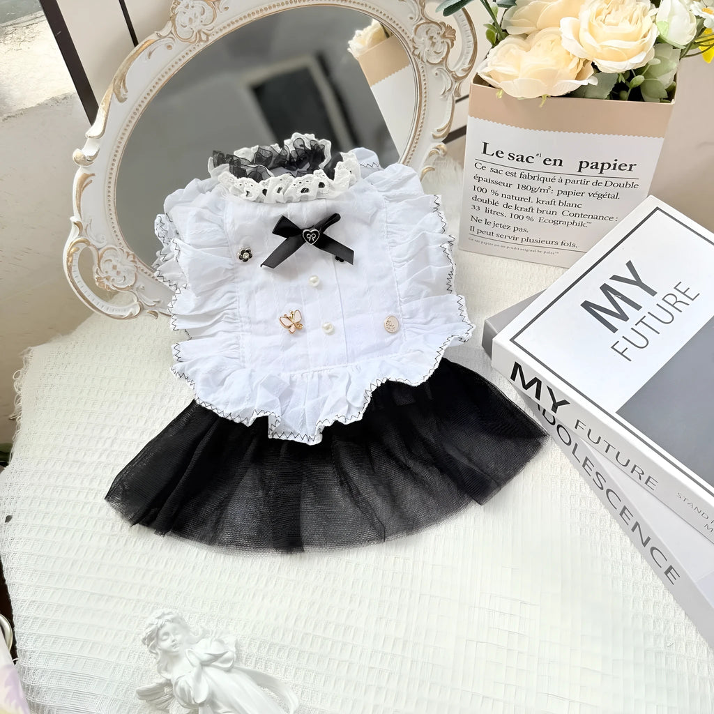 White yarn princess-style waltz gauze skirt for a small dog on a mannequin.
