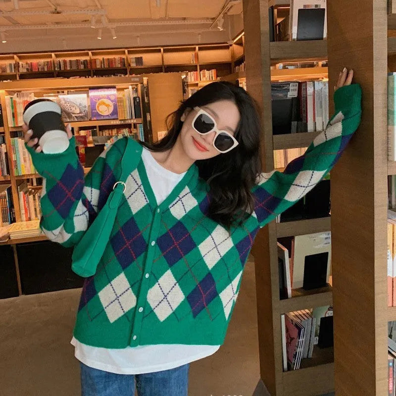 Acrylic knitted cardigan in macaron colours with regular sleeves and Japanese Korean casual styling