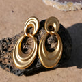 Double circle U-shaped earrings in quicksand colour with a French retro style.