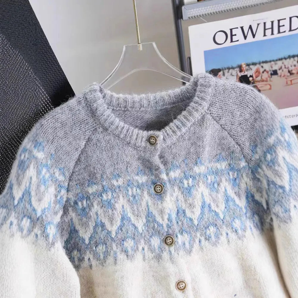 Women's thickened sweater coat in contrast colour jacquard knit with long sleeves