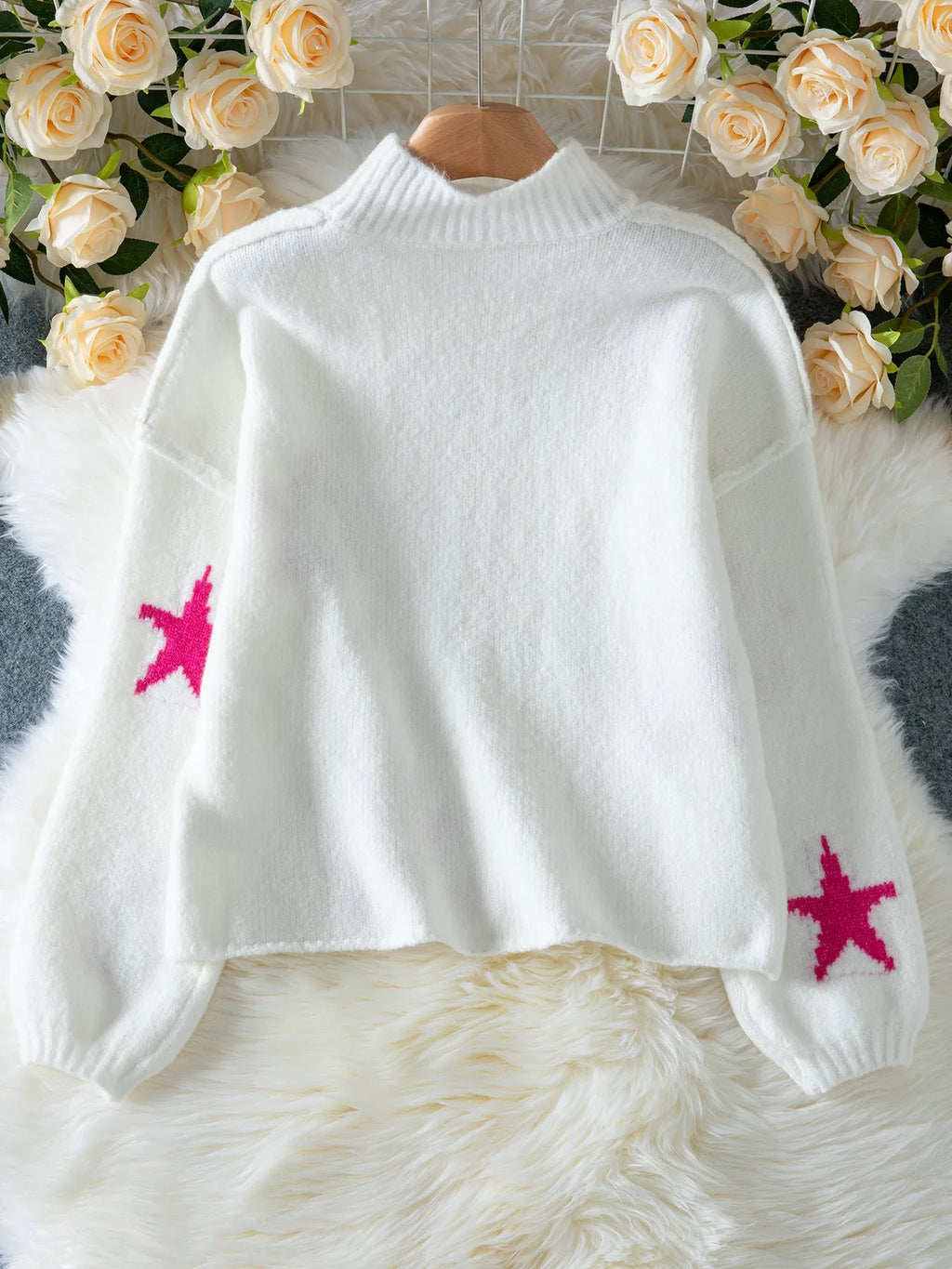Women's white loose turtleneck pullover with star pattern in imitation velvet fabric