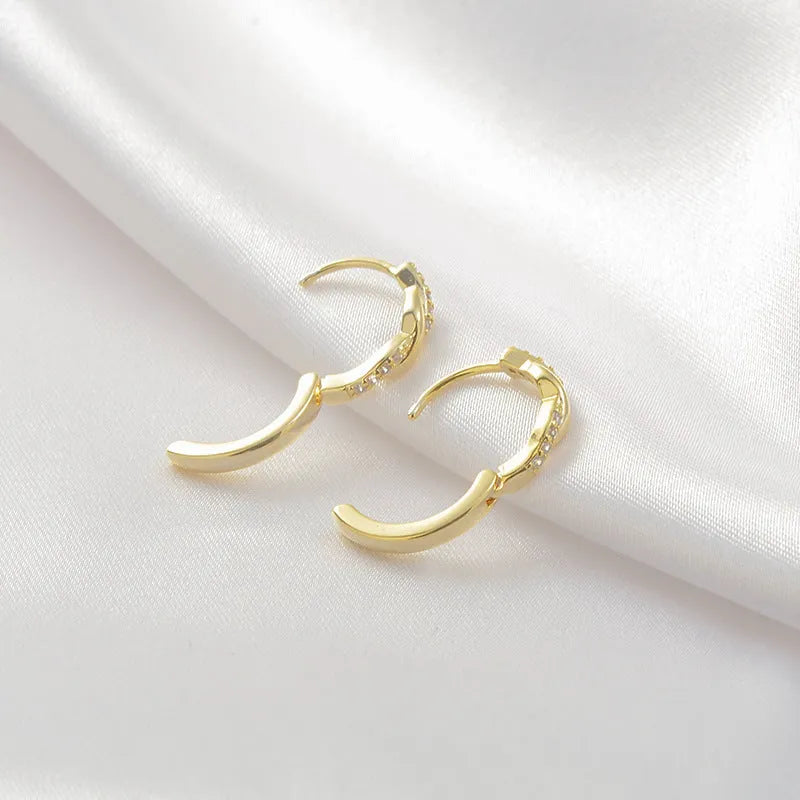 Geometric copper earrings with interwoven hemp rope in gold or silver tone