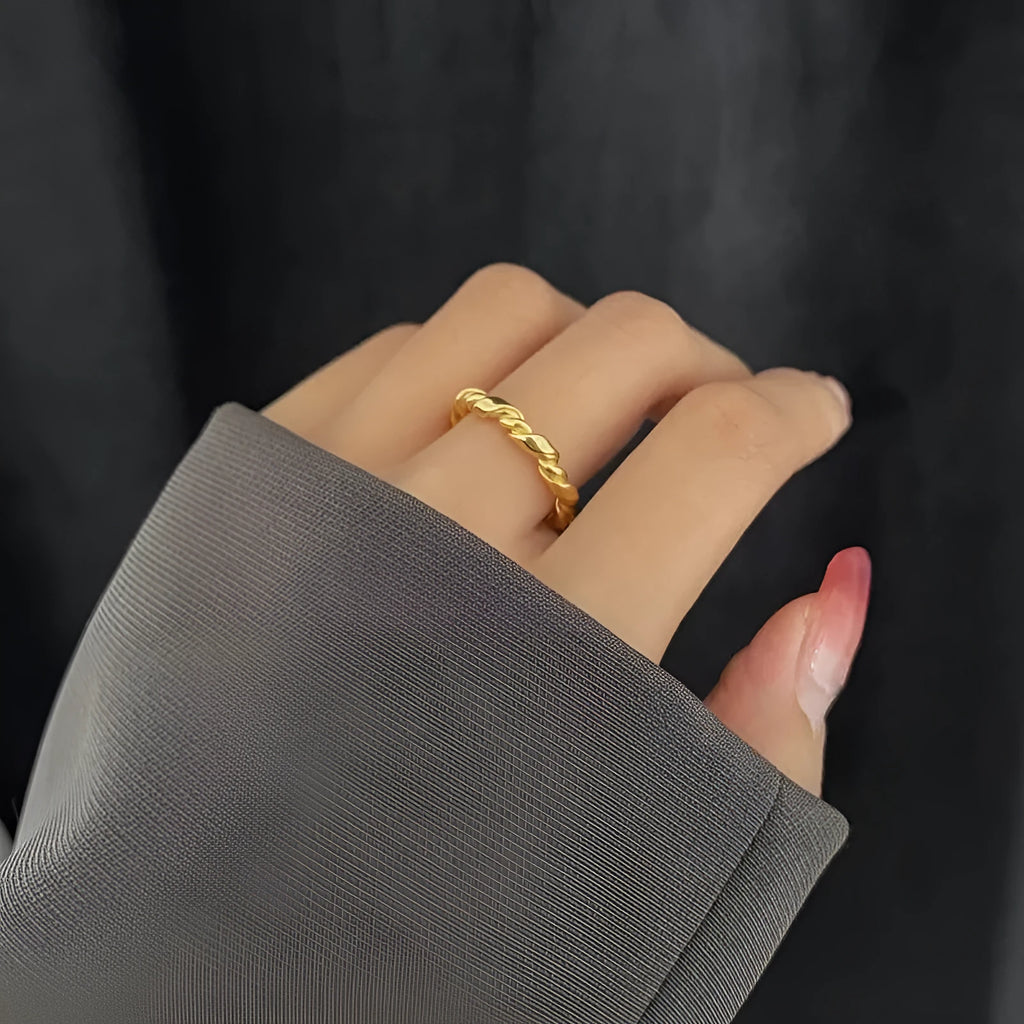 Twist cord braiding ring for women, silver-plated bow shape with cow pattern, adjustable opening