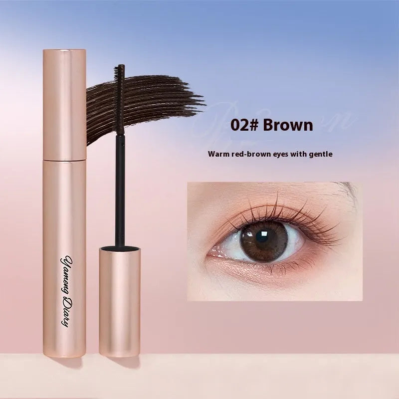 Long-lasting curling mascara tube in black and brown colour options