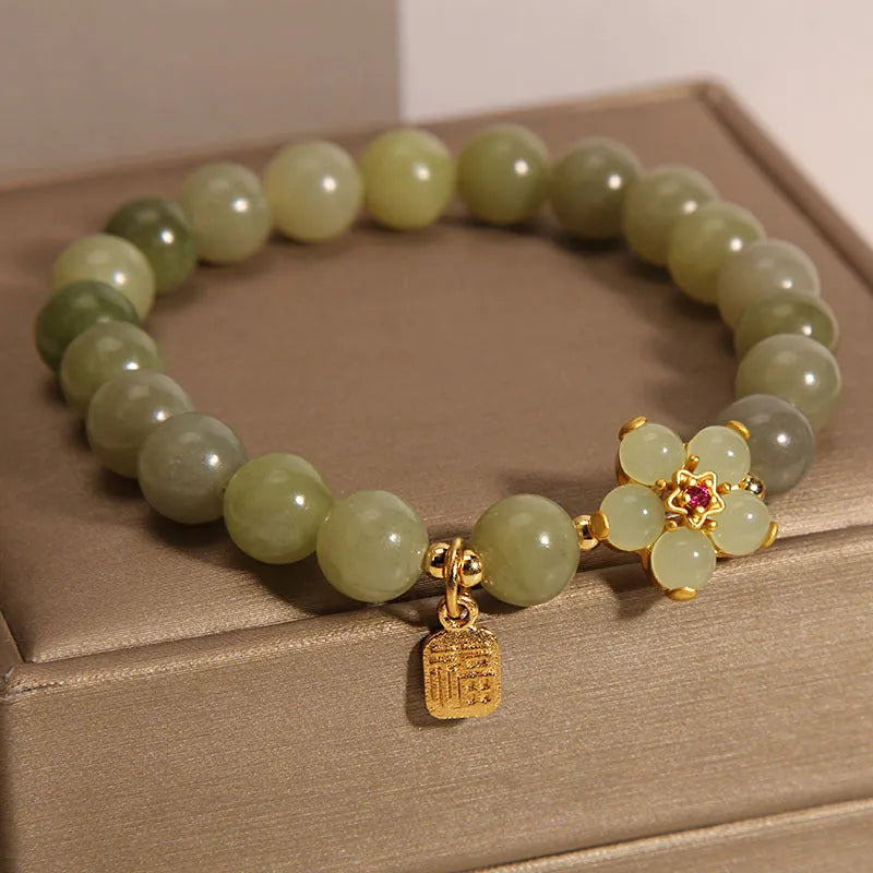 Women's casual bracelet in grey jade coloured alloy with simple clasp