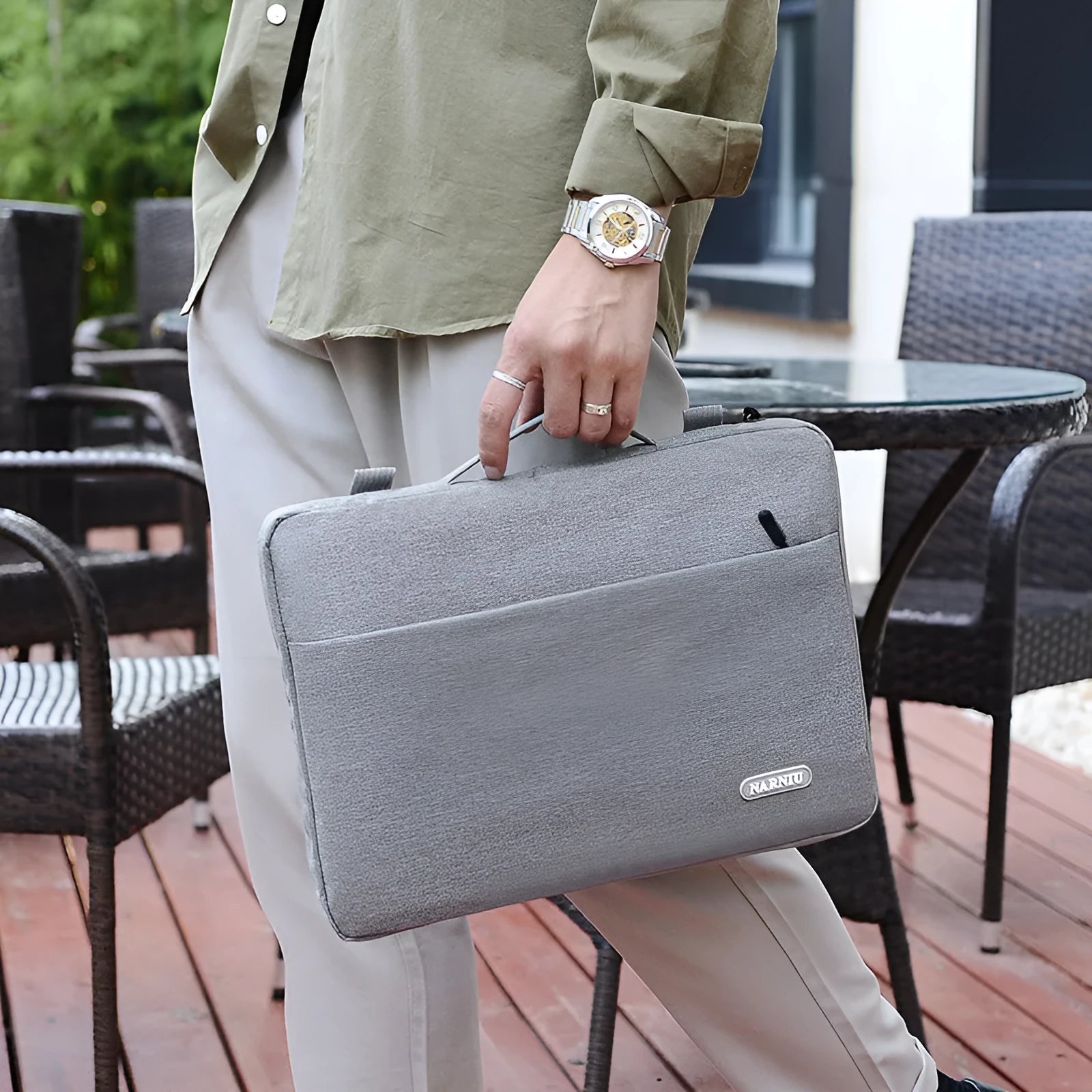 Oxford cloth laptop bag in solid colour with visible sewing thread detail, fits 11-16 inch laptops