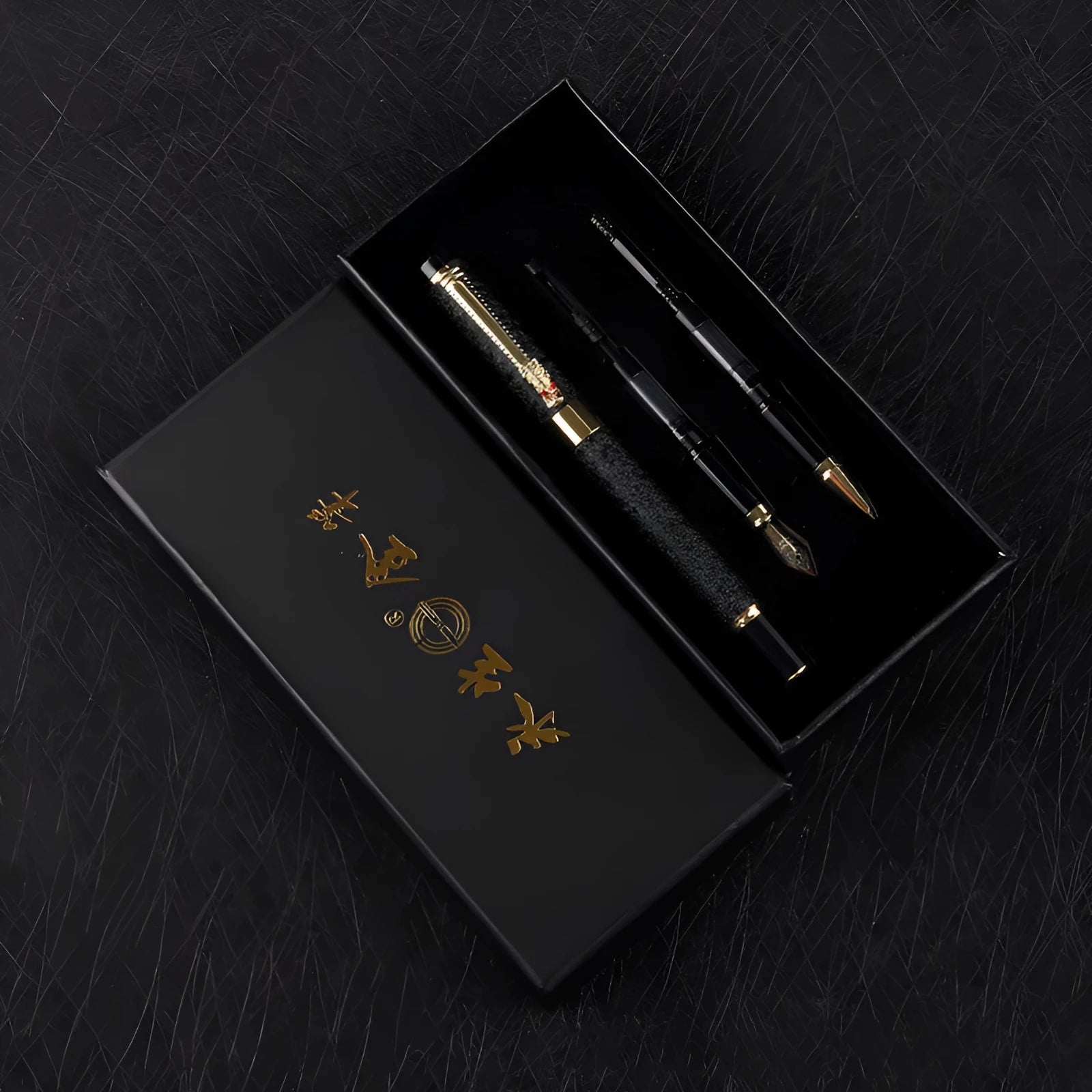 Immortal metal fountain pen with iridium nib in black colour, tip size 0.5 mm, for signature and office writing