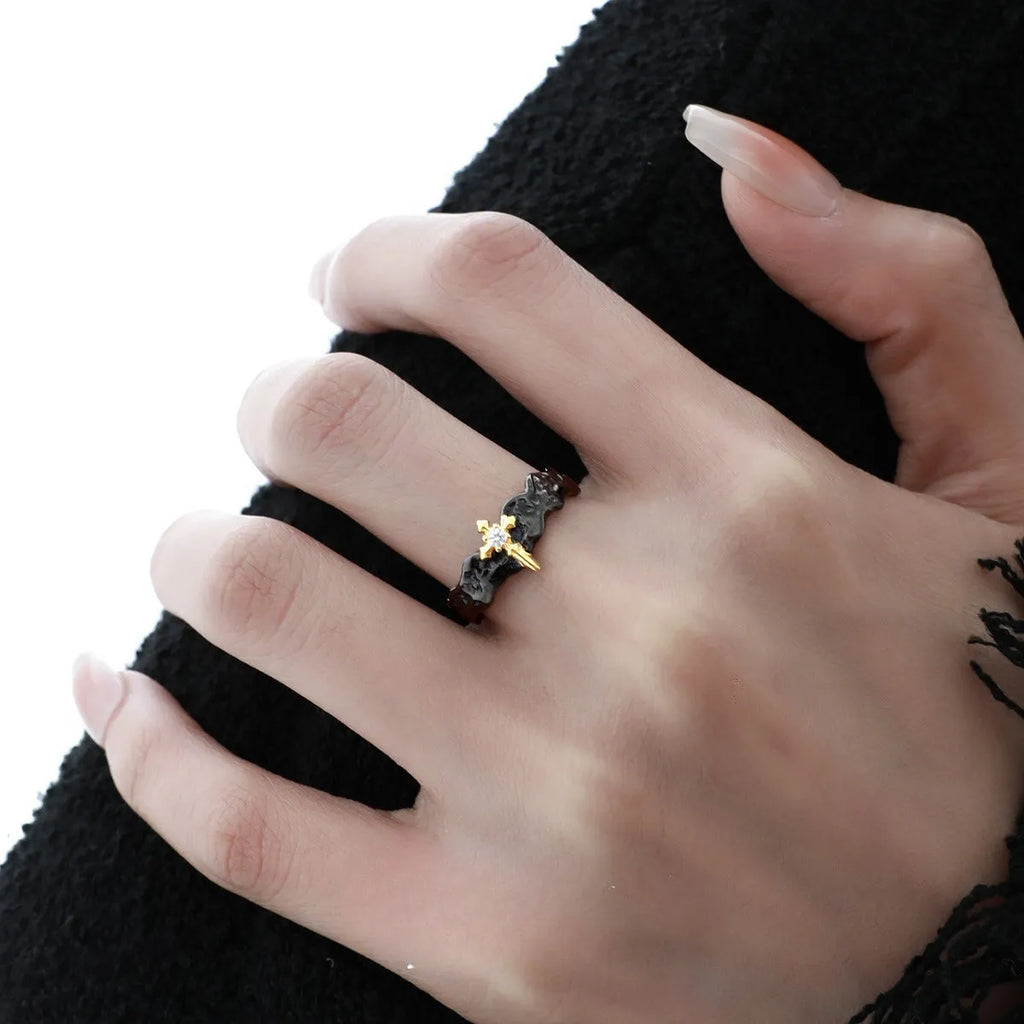 Princess knight design couple ring in 925 silver with adjustable opening, shown in white gold and black gold colour options.