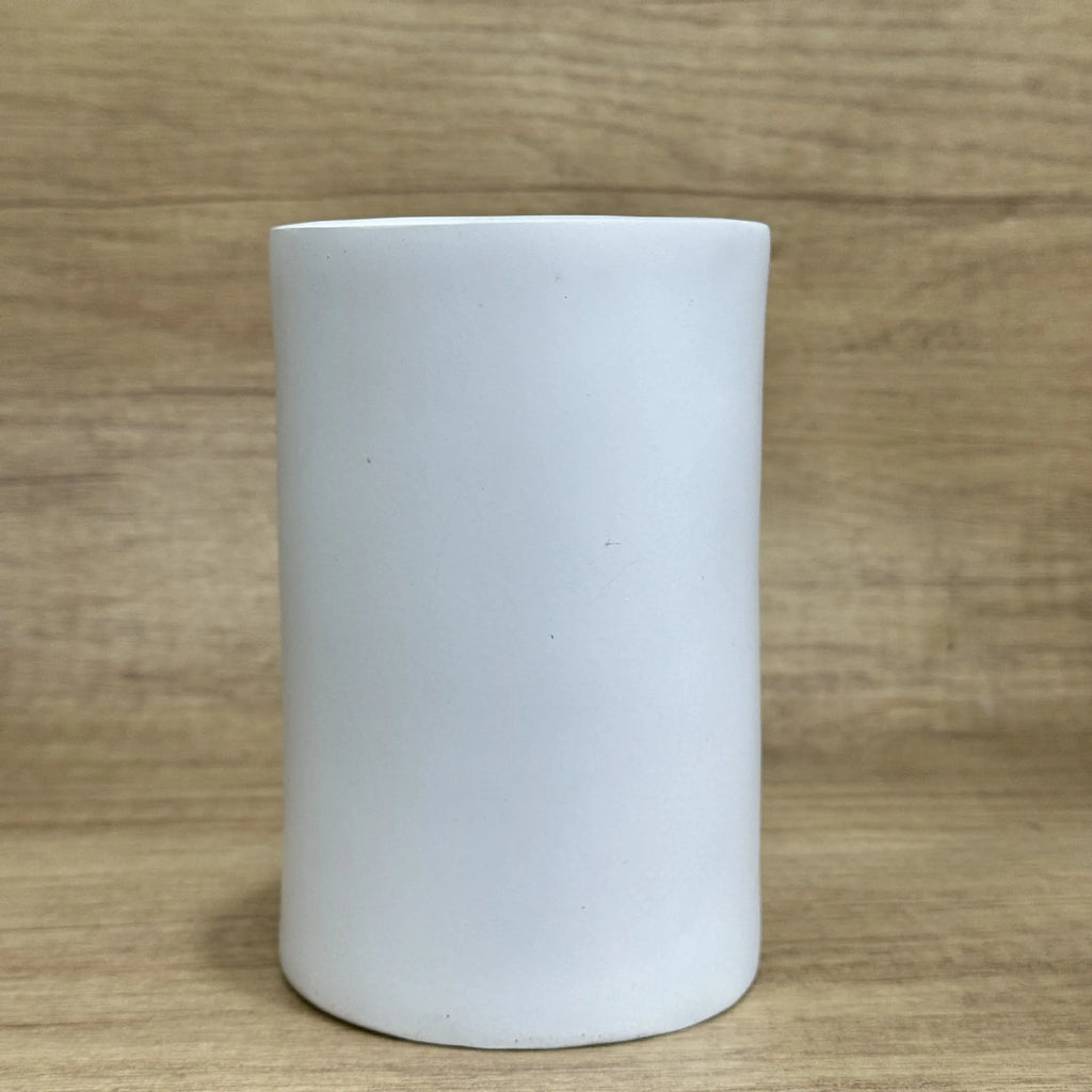 American style resin tissue box holder desktop ornament measuring 8.5cm by 14.6cm