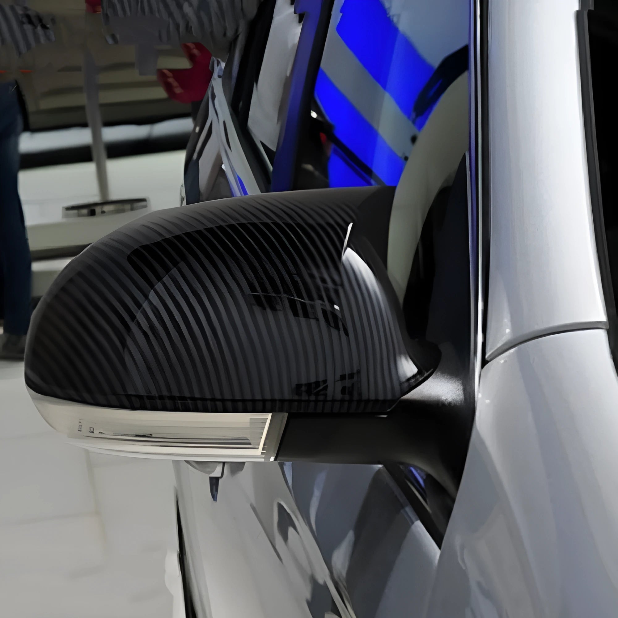 Volkswagen Sagitar reflector shell in horn bright black finish with mirror housing components