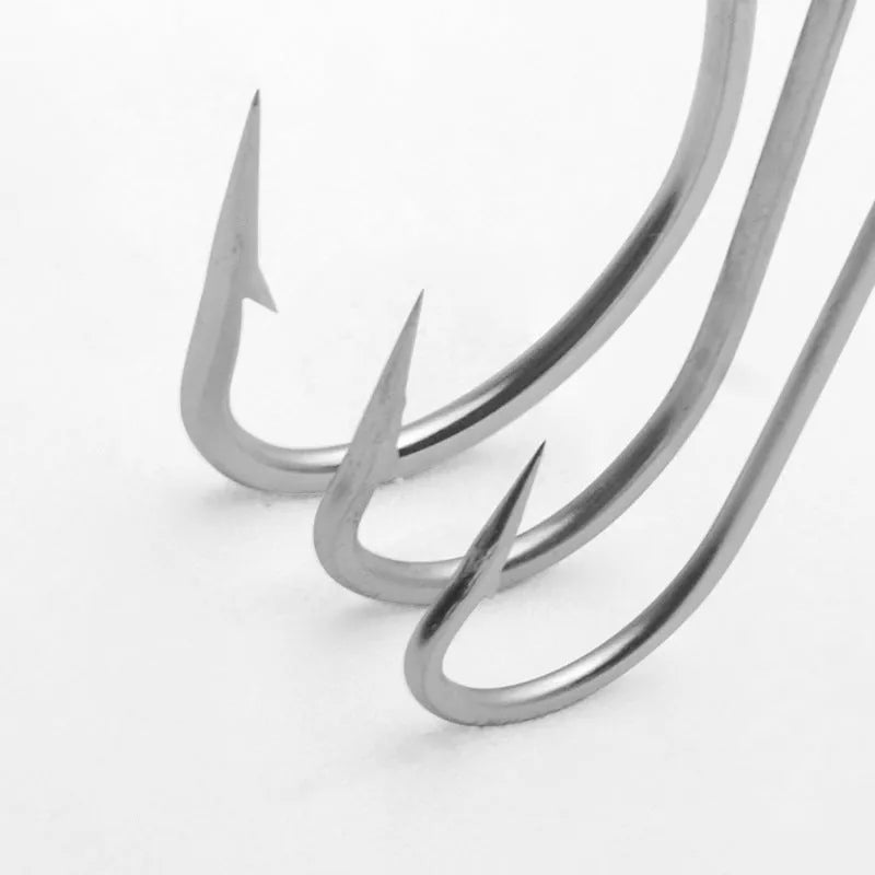 Alloy sea fishing hooks in multiple sizes for catching weever, snakehead and seahorse.