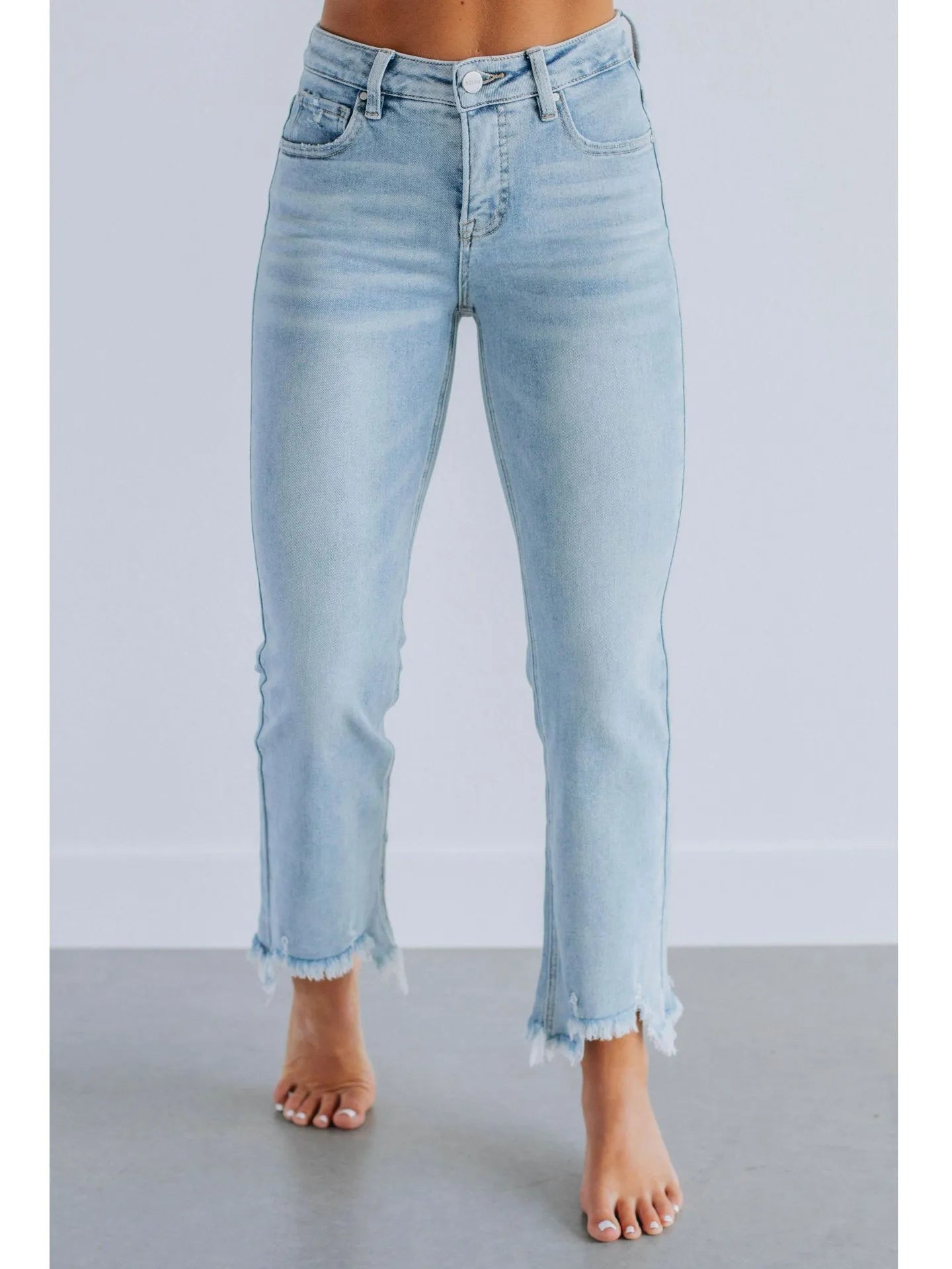 Women's casual denim trousers in dark blue or light blue with hand-worn detailing and five-pocket design