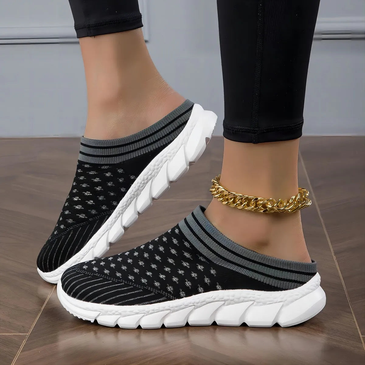 Women's striped Flyknit casual shoes with hollowed-out design and viscose sole