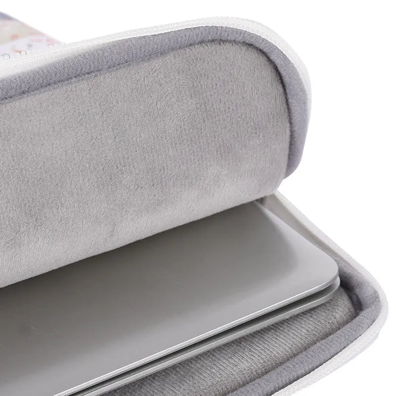 White waterproof PU leather 14-inch laptop bag or sleeve for computer protection.
