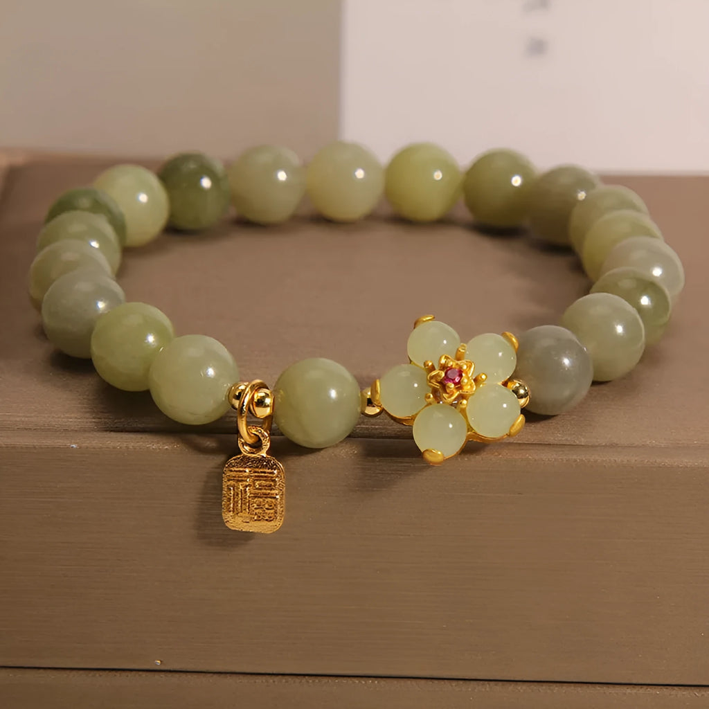 Women's casual bracelet in grey jade coloured alloy with simple clasp