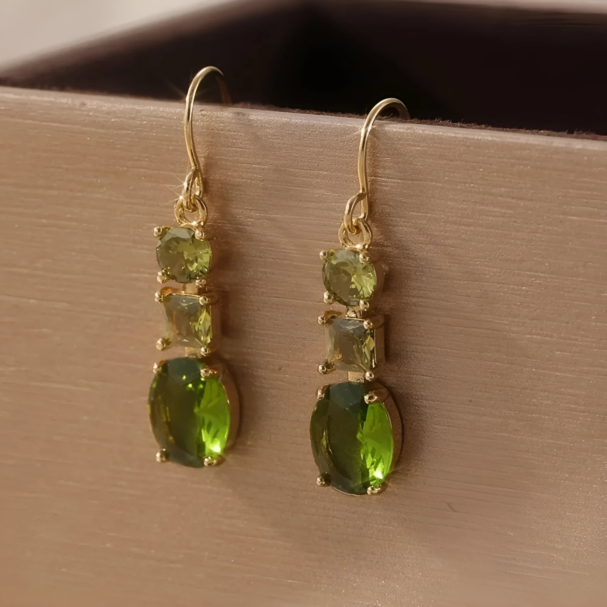 Green quadrilateral geometric copper earrings in retro bohemian style