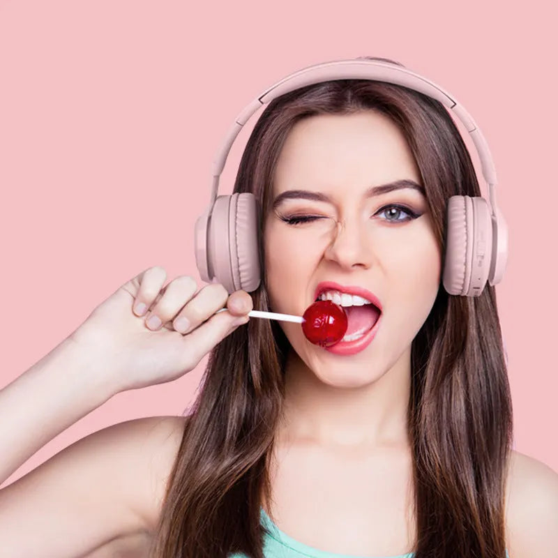 Wireless RGB children's headphones with light-up bunny ears in pink or purple colour