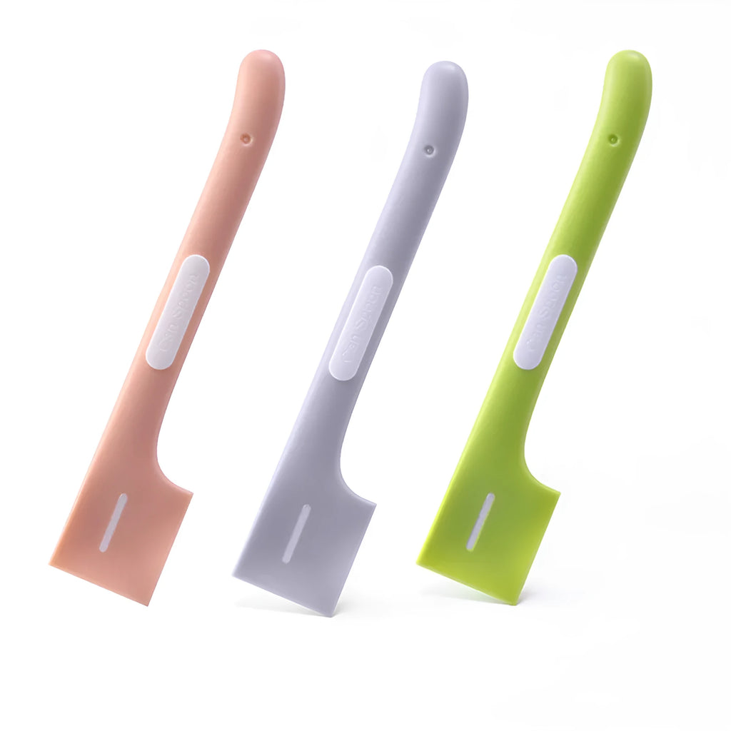 Green TPR pet feeding spoon with 16cm long handle and right-angle head for canned cat and dog food
