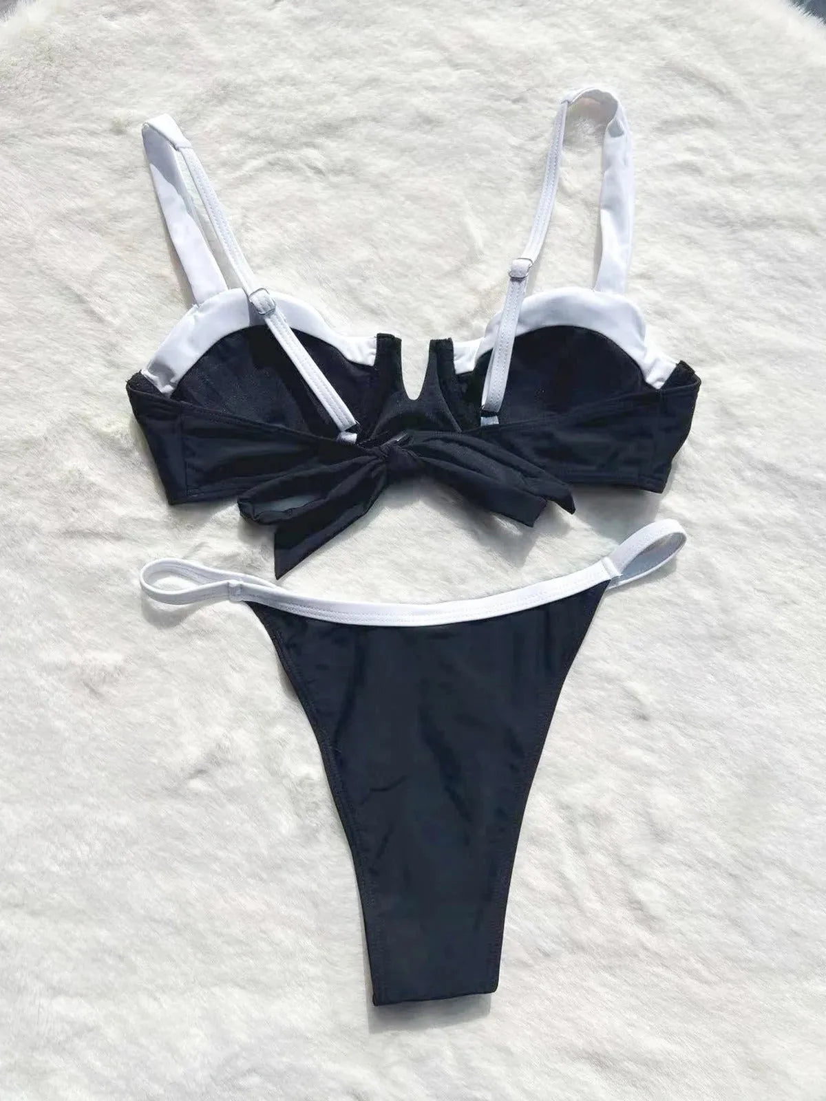 Black low waist women's bikini with stitching split briefs design