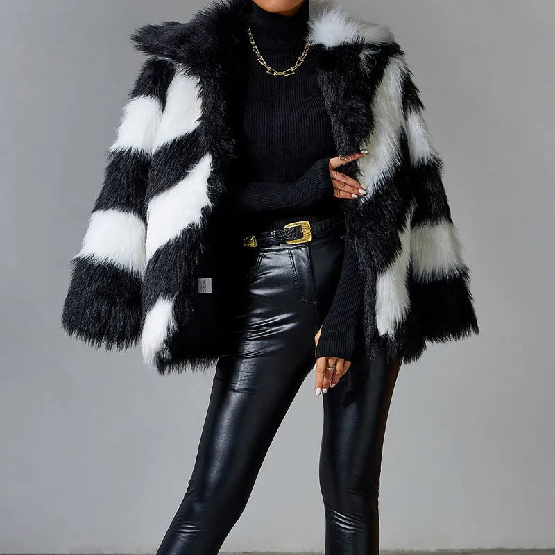 Lapel contrast colour faux fur coat with fur collar in polyester fabric