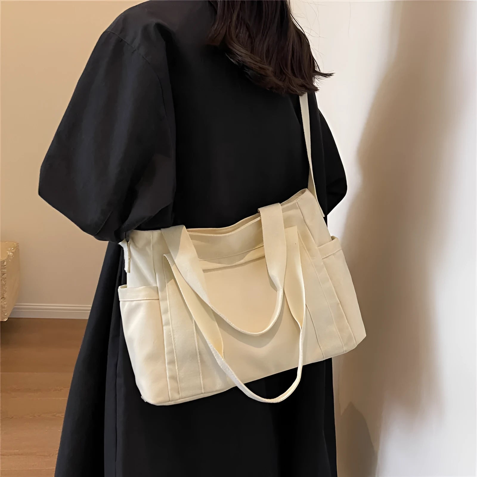 Women's solid colour shoulder bag with large capacity and mobile phone compartment in four colour options