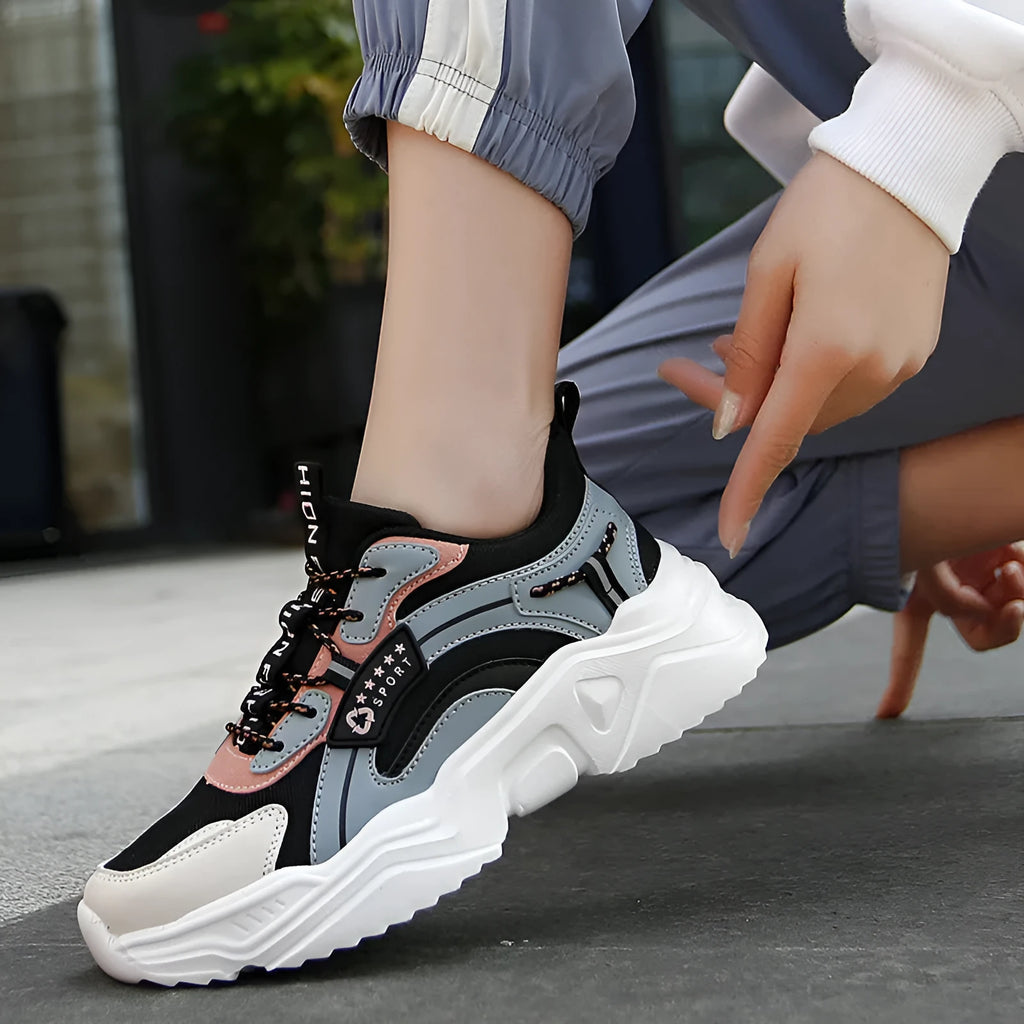 Women's white thick-soled casual sports shoes with mesh upper and round toe