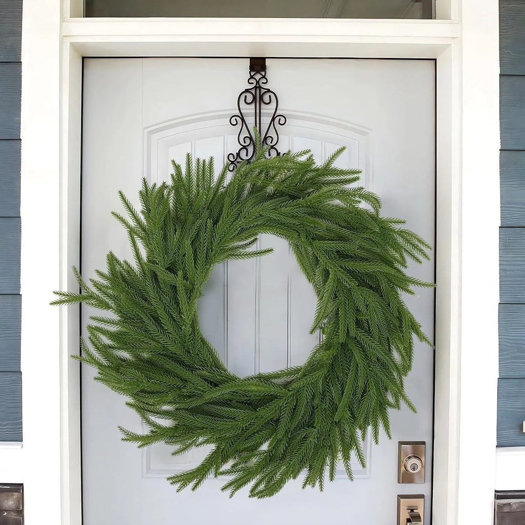 Plastic American country style front door garland, 60cm long with green leaves.