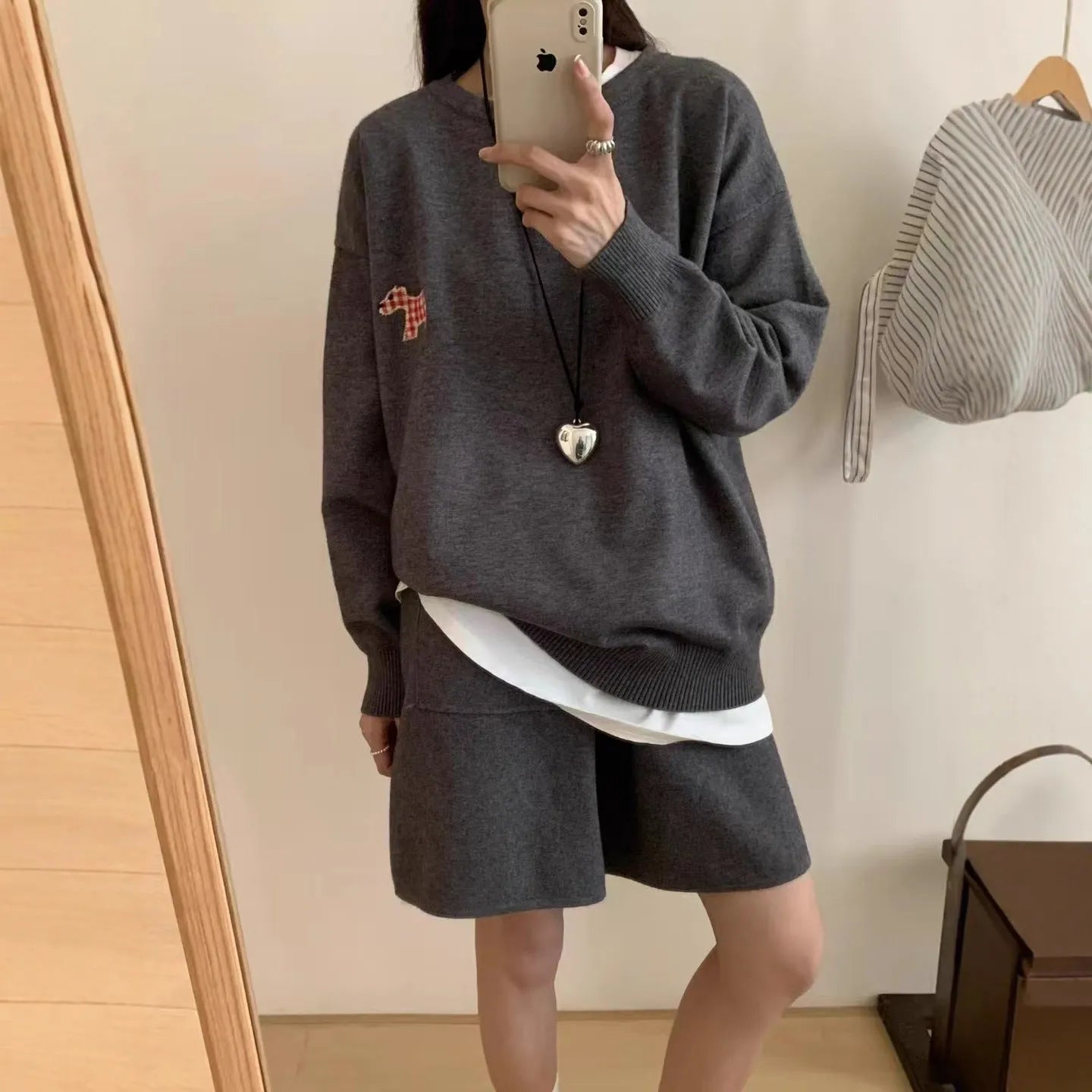 Women's casual knitted sweater and shorts suit with embroidery and animal pattern in imitation cashmere fabric
