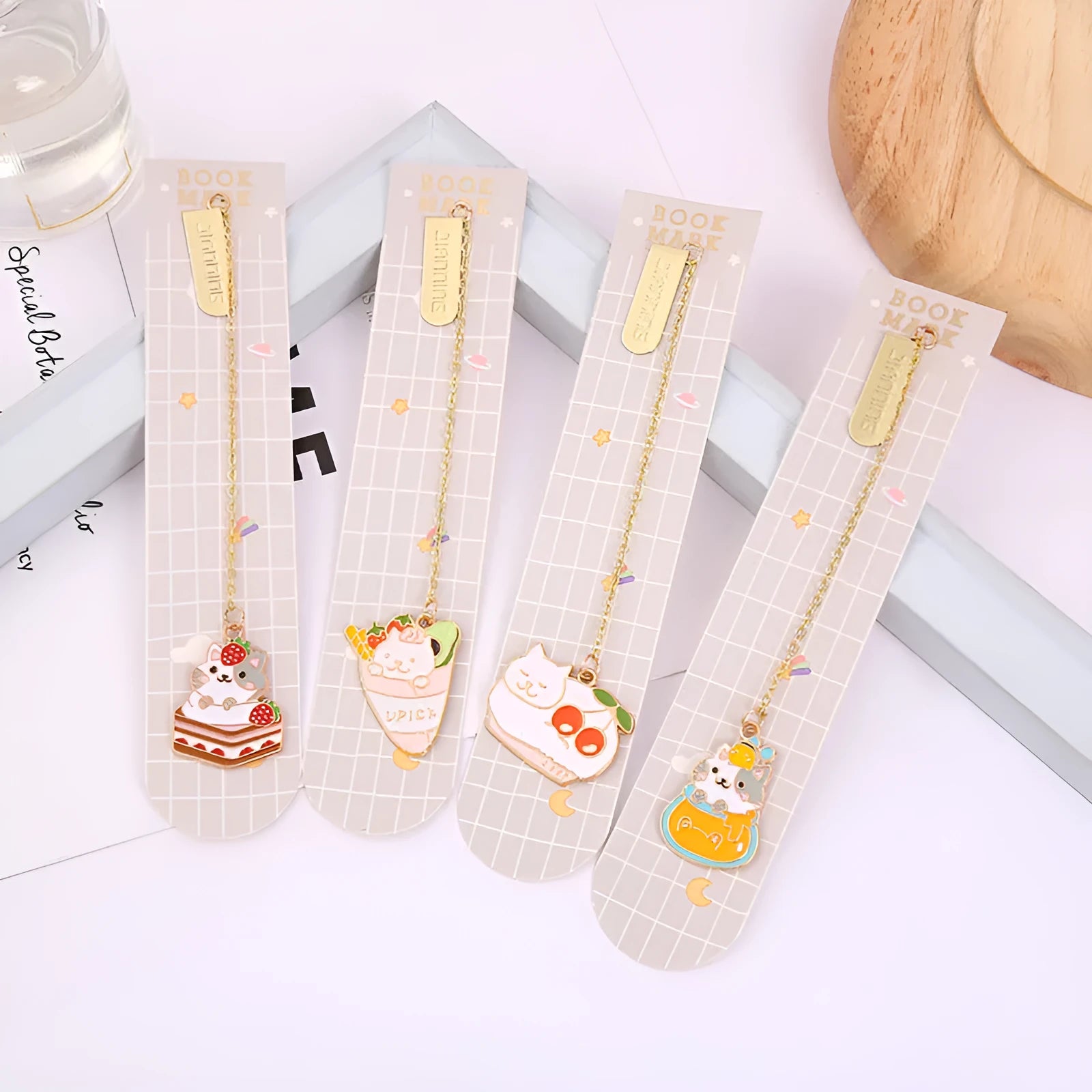Creative metal cat bookmark with cartoon design, measuring 3.8 by 18.3 centimetres.