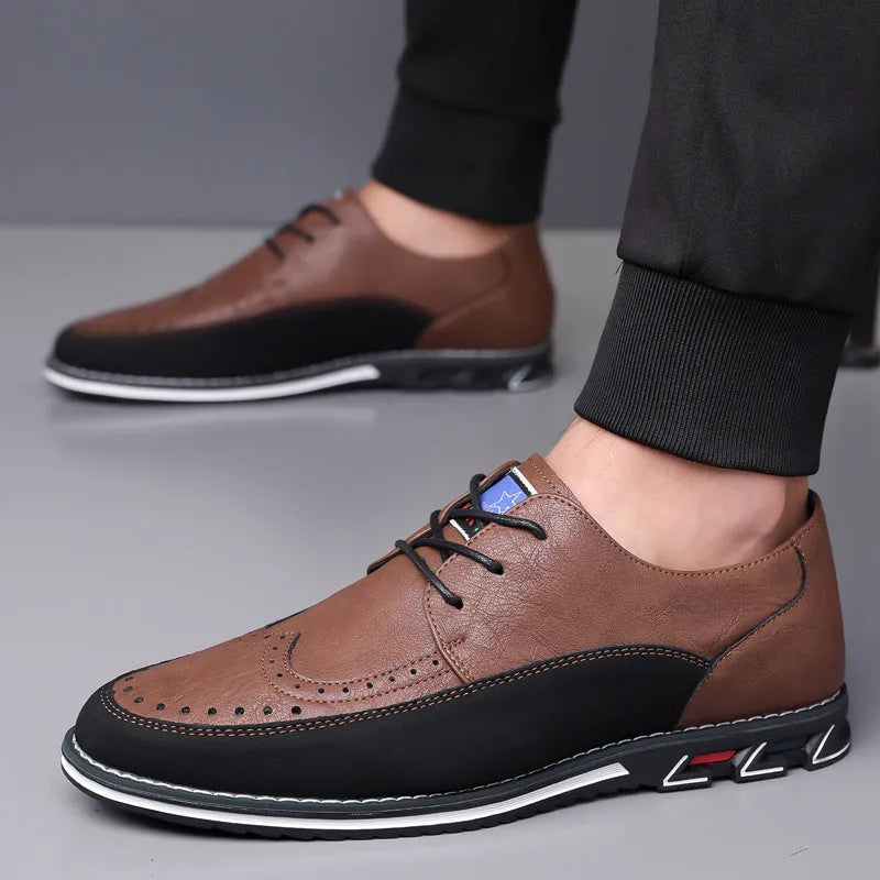 Men's low-top casual leather shoes in black with a rubber sole and sewing line detailing.